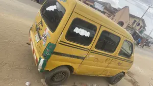 Suzuki Every 2021 Yellow