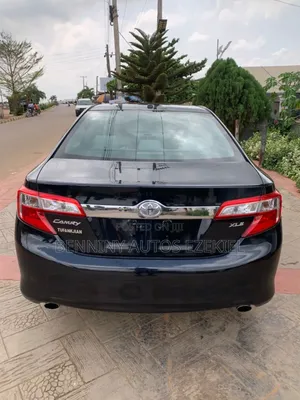Toyota Camry XLE V6 4dr Sedan (3.5L 6cyl 6A) 2013 Gray