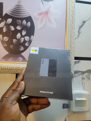 New Samsung Galaxy Fold 5G 512 GB Blue