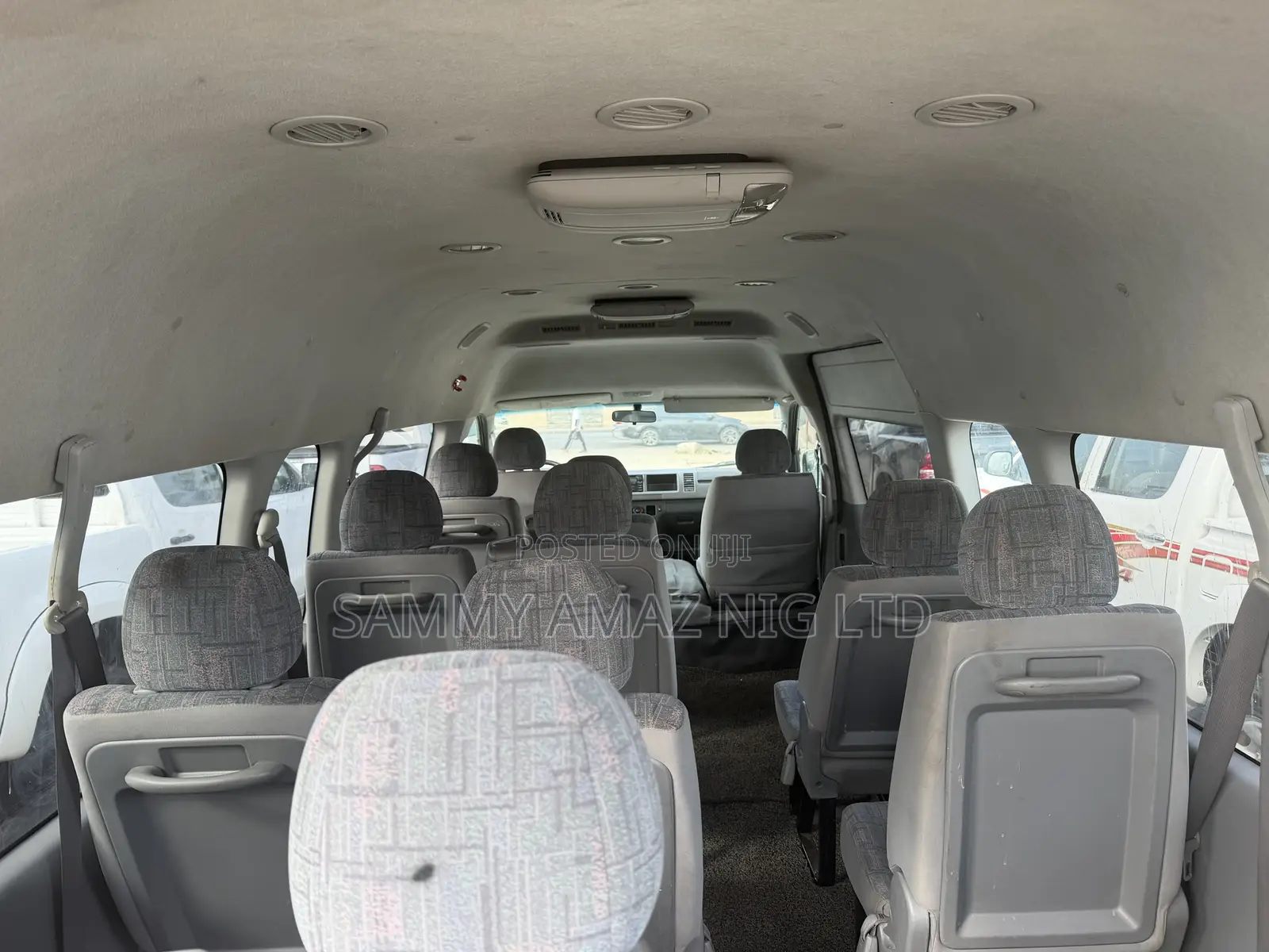 Toyota HiAce 2018 White