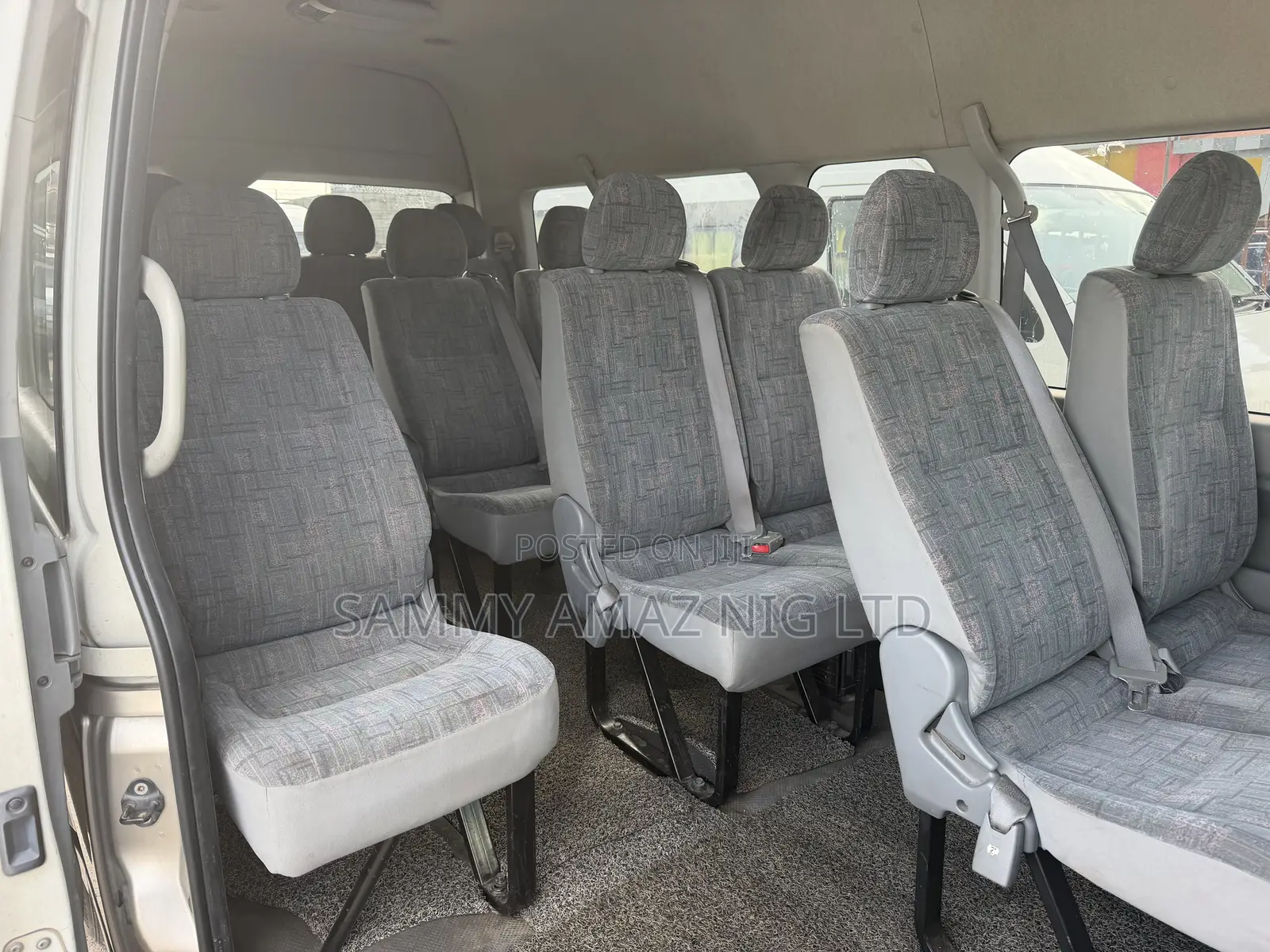 Toyota HiAce 2018 White