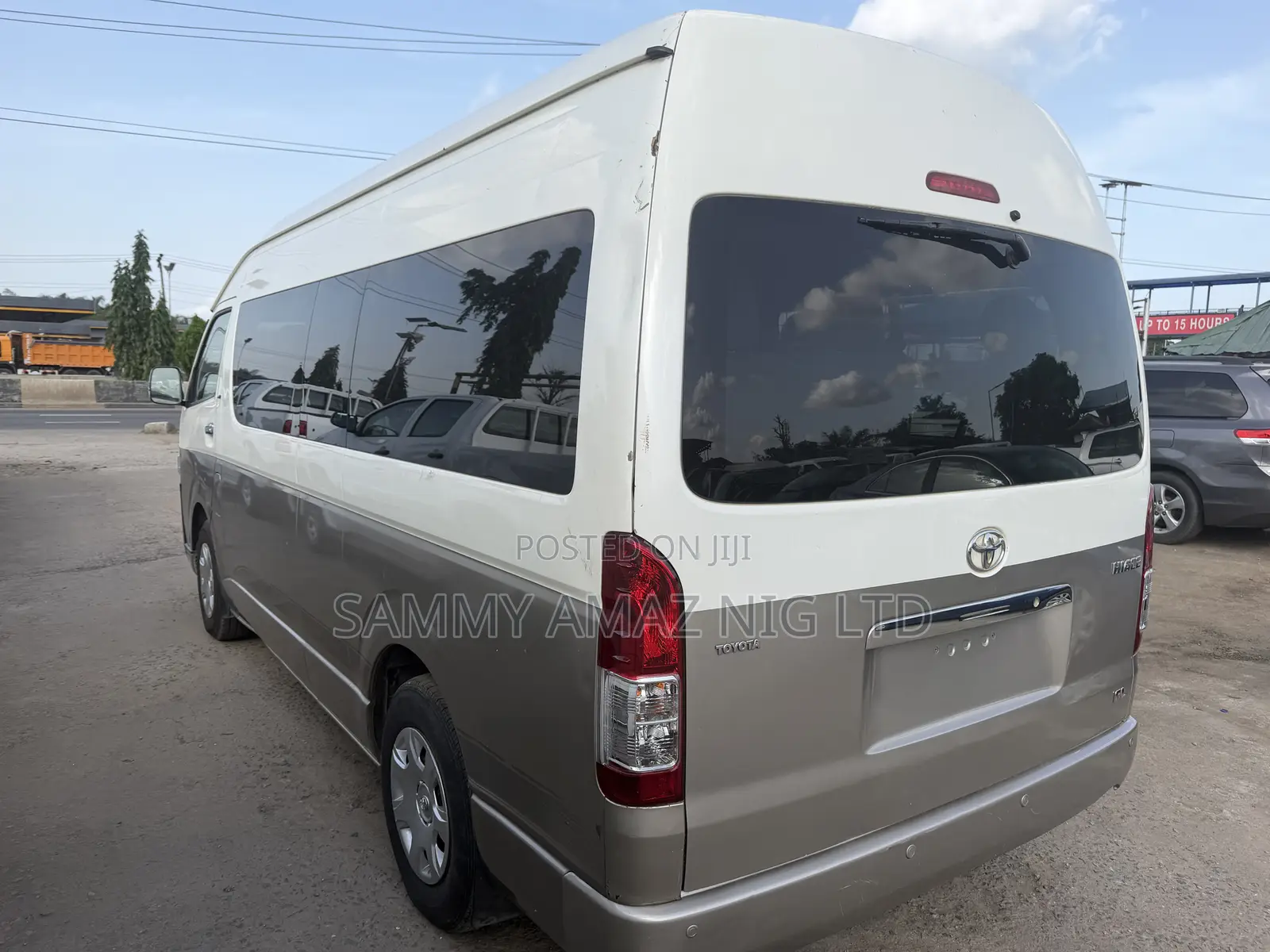 Toyota HiAce 2018 White