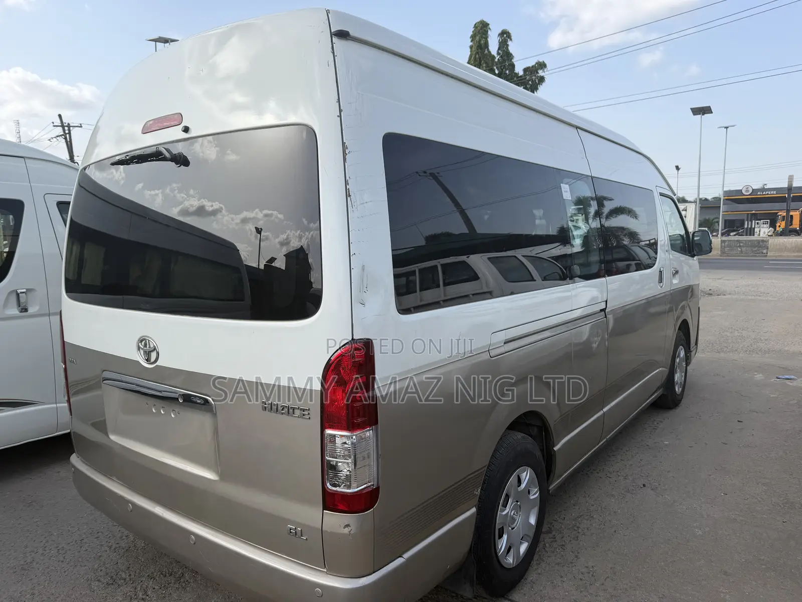 Toyota HiAce 2018 White