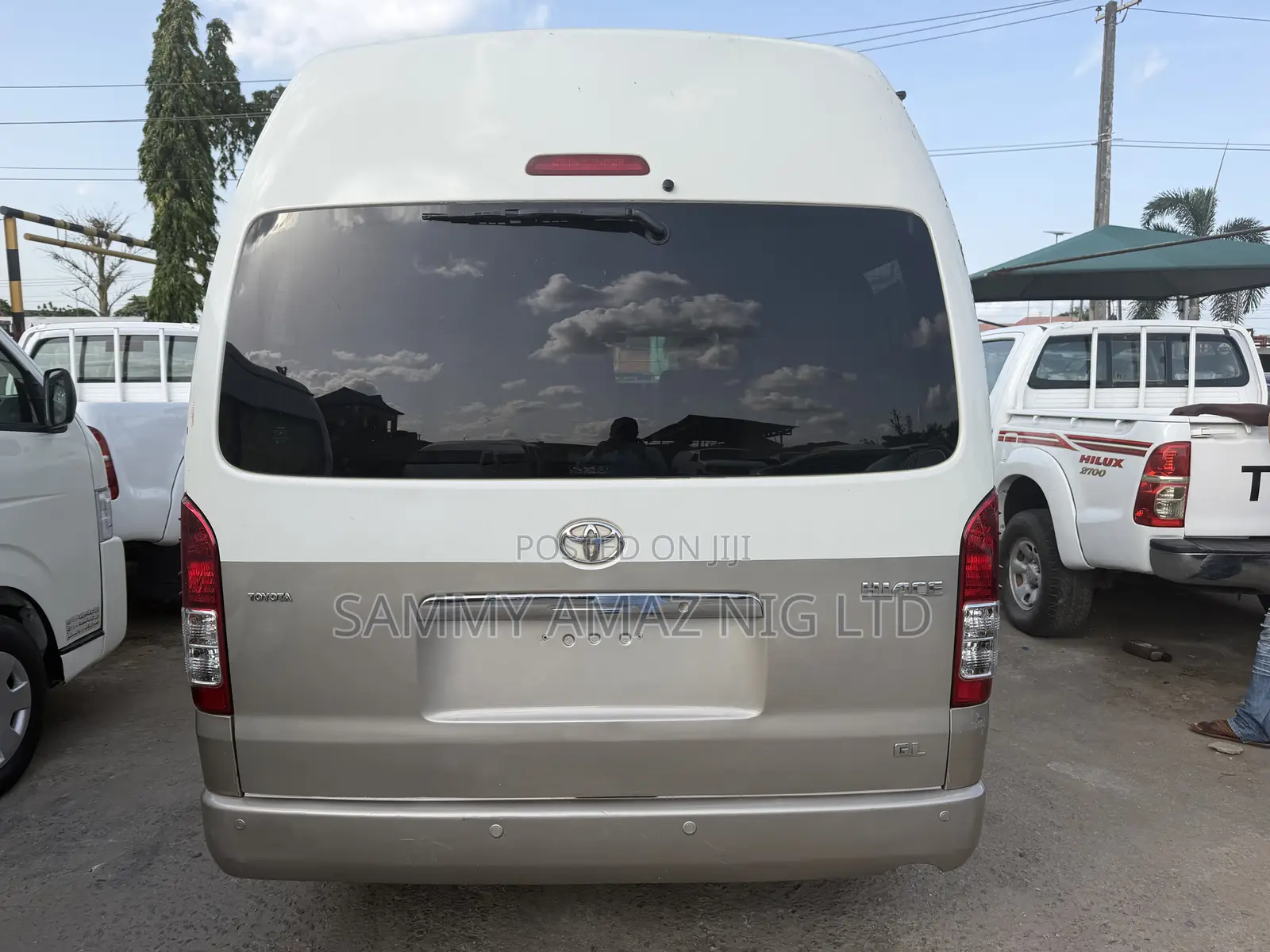 Toyota HiAce 2018 White