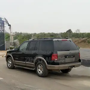 Ford Explorer 2002 Black