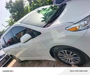 Toyota Sienna XLE Premium 8 Passenger FWD 2020 White