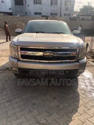 Chevrolet Silverado 2008 Silver