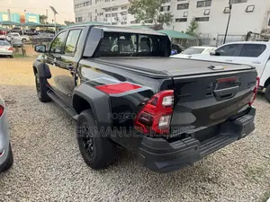 New Toyota Hilux 2025 Black