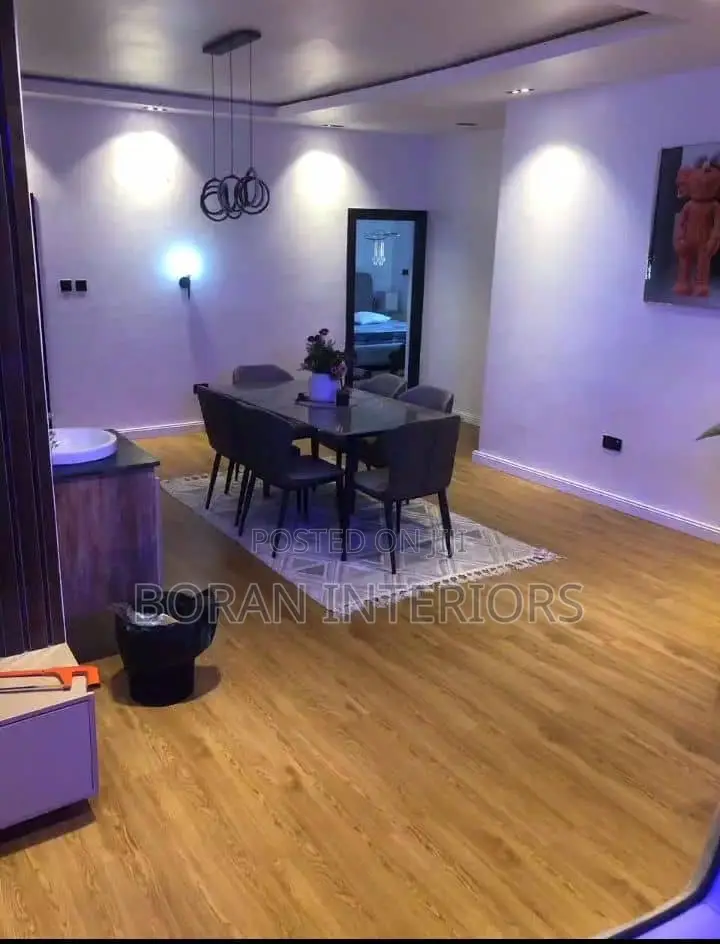Luxury SPC/Vinyl Wooden Floor