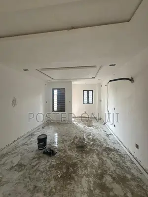 2bdrm Apartment in Yaba Close To Train, Ebute Metta for rent