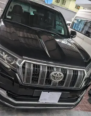 Toyota Land Cruiser Prado 4.0 2023 Black