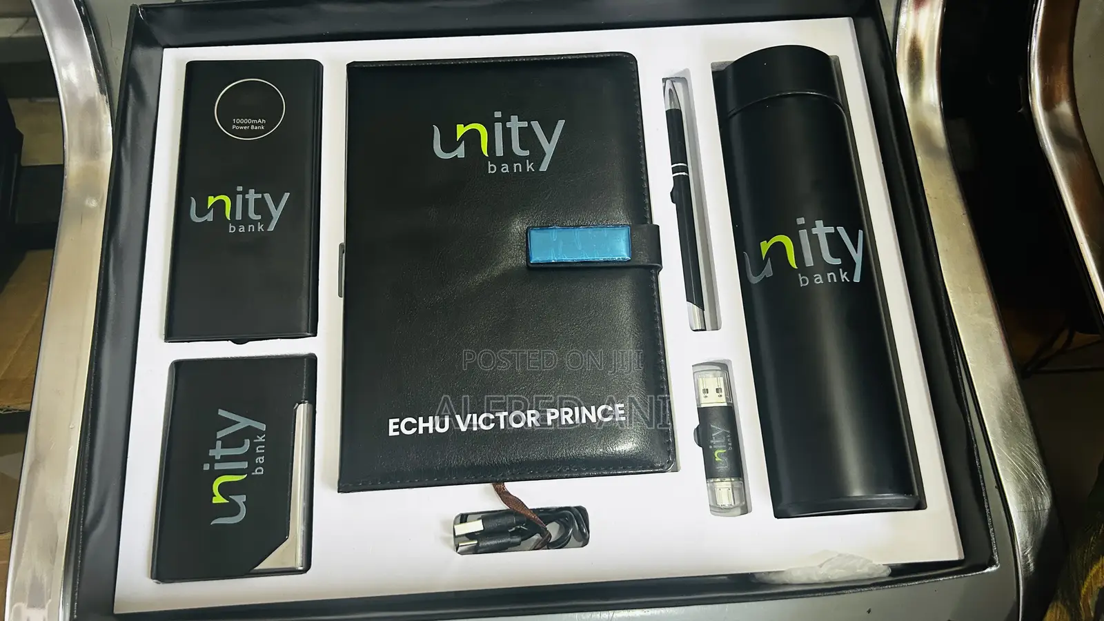 High Quality Gift Set: Temperature Flask, Notebook, Pen, Flash, Etc