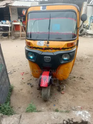 Bajaj RE 2024 Yellow