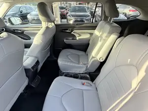 Toyota Highlander XLE 2021 Black