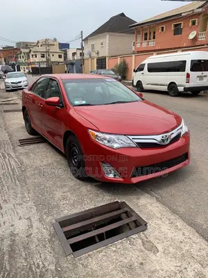 Toyota Camry LE 4dr Sedan (2.5L 4cyl 6A) 2013 Red