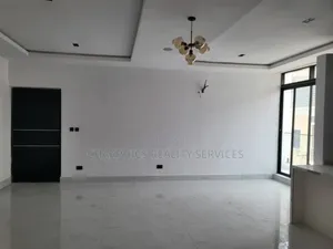 2bdrm Apartment in Lekki Phase 1 for sale