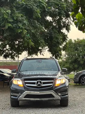 Mercedes-Benz GLK-Class Base GLK 350 4dr AWD 4MATIC (3.5L 6cyl 7A) 2015
