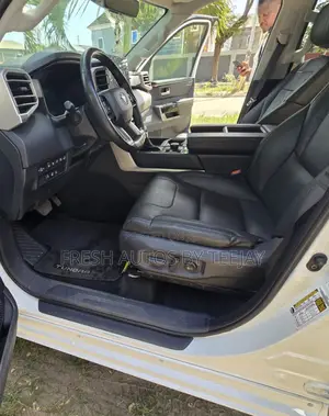 Toyota Tundra Platinum 2022 White