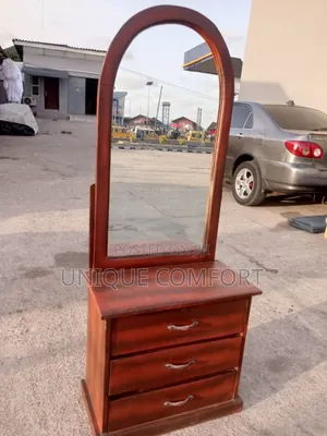 Very Sturdy Dresser With Mirror
