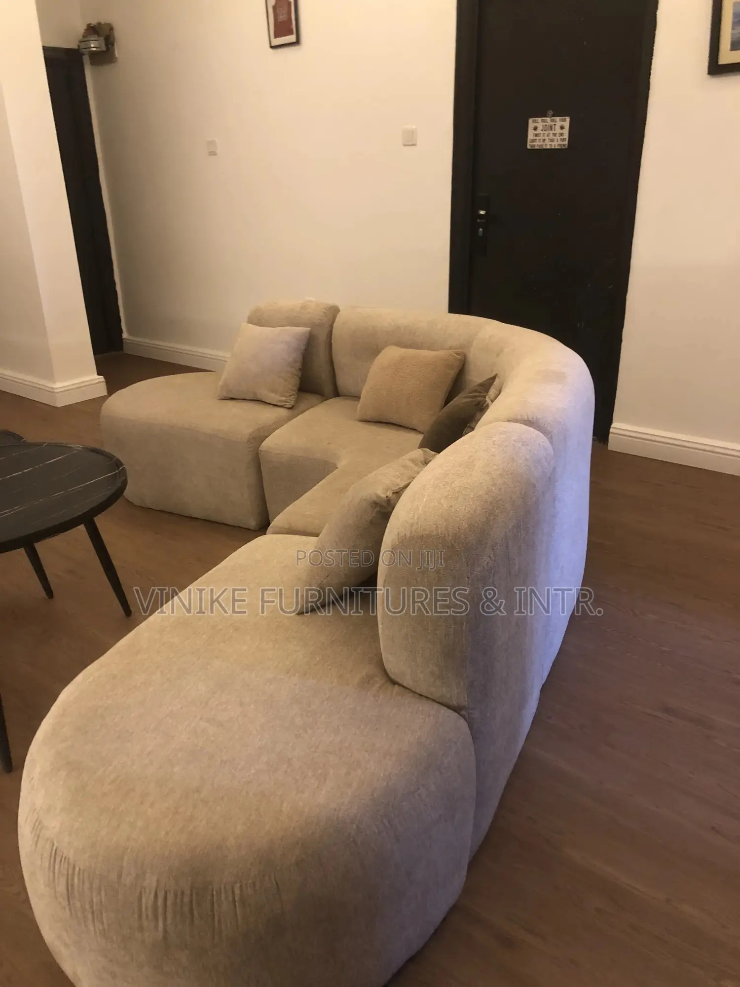 Curve L Shape Sofa With Single