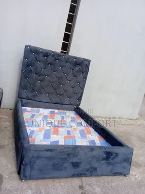 Top Quality 41⁄2 by 6 Upholstered Bedframe