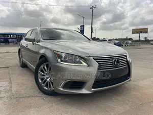 Lexus LS 2019 Gold