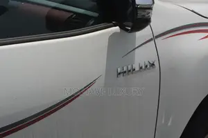 New Toyota Hilux 2025 White