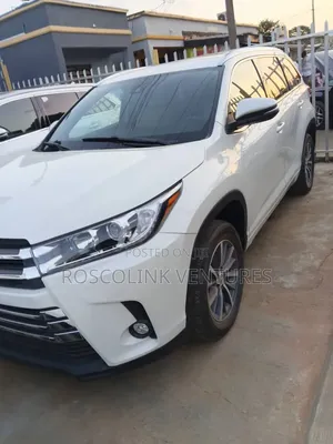 Toyota Highlander XLE 4x4 V6 (3.5L 6cyl 8A) 2017 White