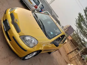 Toyota Yaris 2025 Yellow