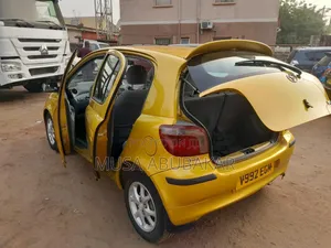 Toyota Yaris 2005 Yellow