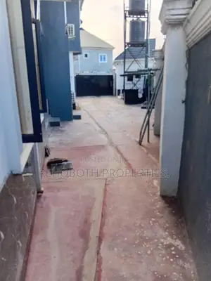 2bdrm Apartment in Oorefe Estate, Akala Express for rent