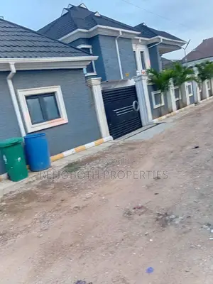 2bdrm Apartment in Oorefe Estate, Akala Express for rent