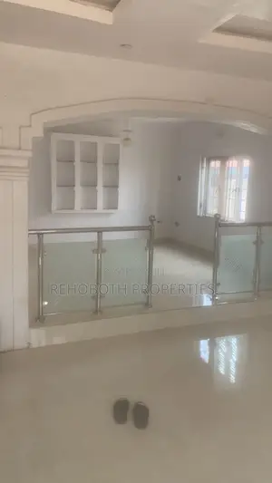 5bdrm Bungalow in Odeku Academic Road, Akala Express for rent
