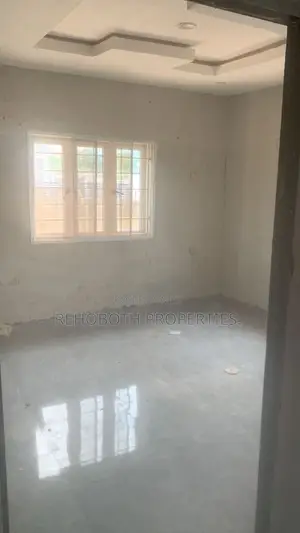 5bdrm Bungalow in Odeku Academic Road, Akala Express for rent