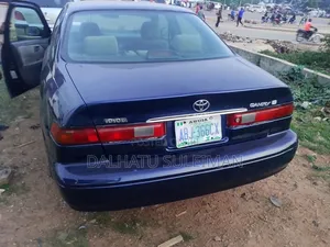 Toyota Camry 2000 Blue