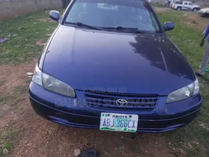 Toyota Camry 2000 Blue