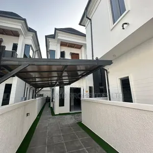 4bdrm Duplex in Ikota for sale