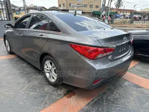 Hyundai Sonata SE Sedan FWD (2.4L 4cyl 6A) 2013 Blue
