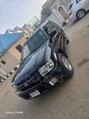 Infiniti QX4 2001 Black