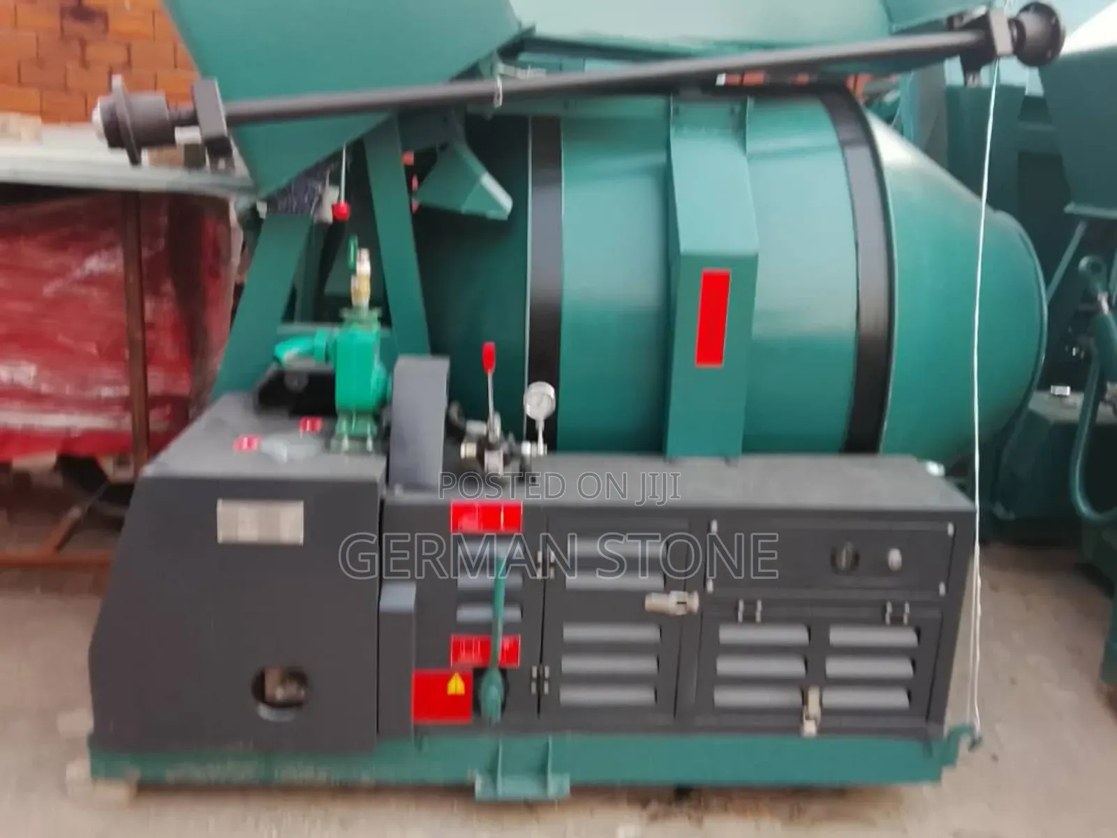 ￼ +2 This Machine Is A Self-loading Concrete Mixer,