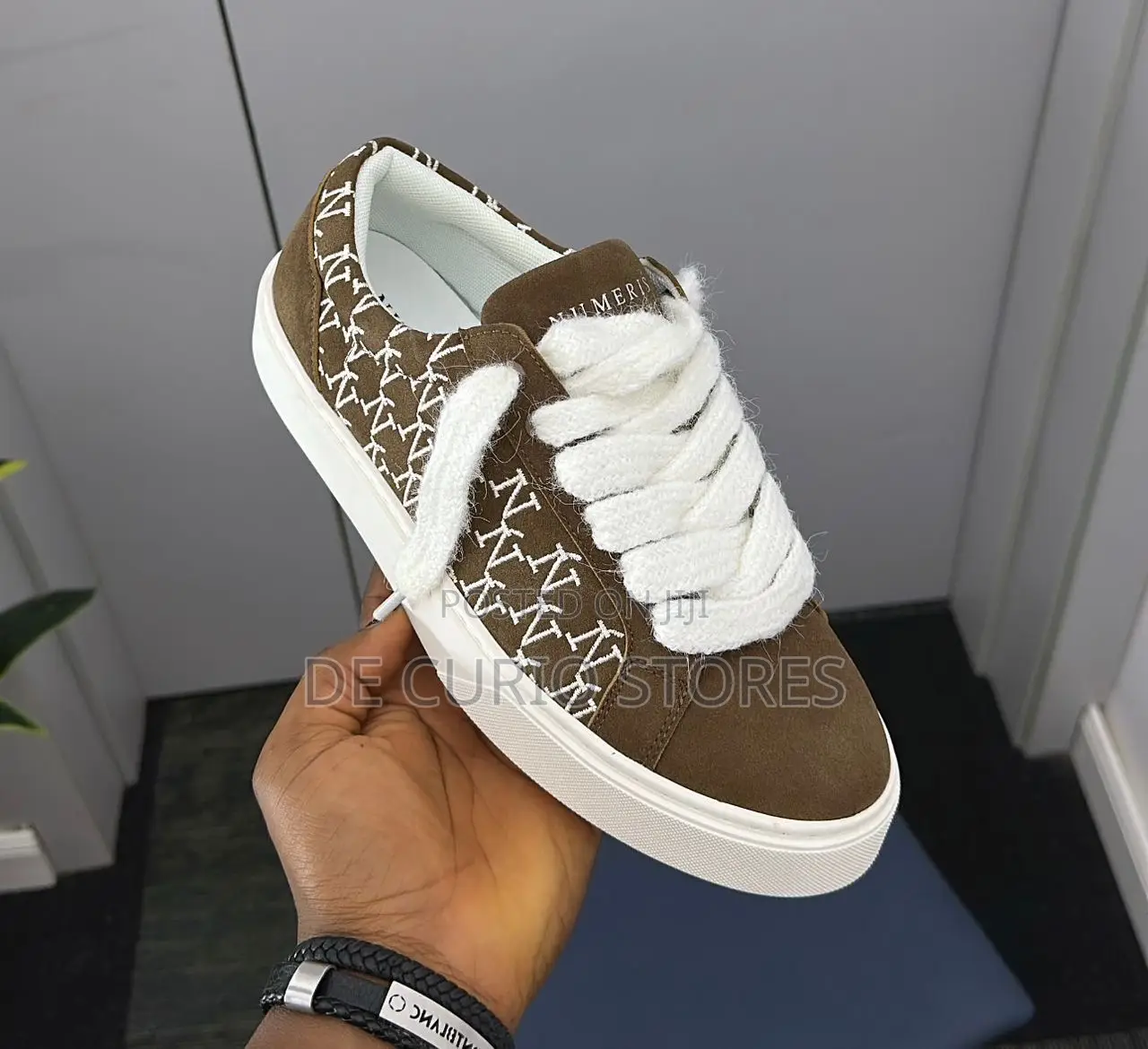 Numerics - Sneakers