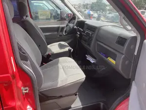 Volkswagen Transporter 2005 Red