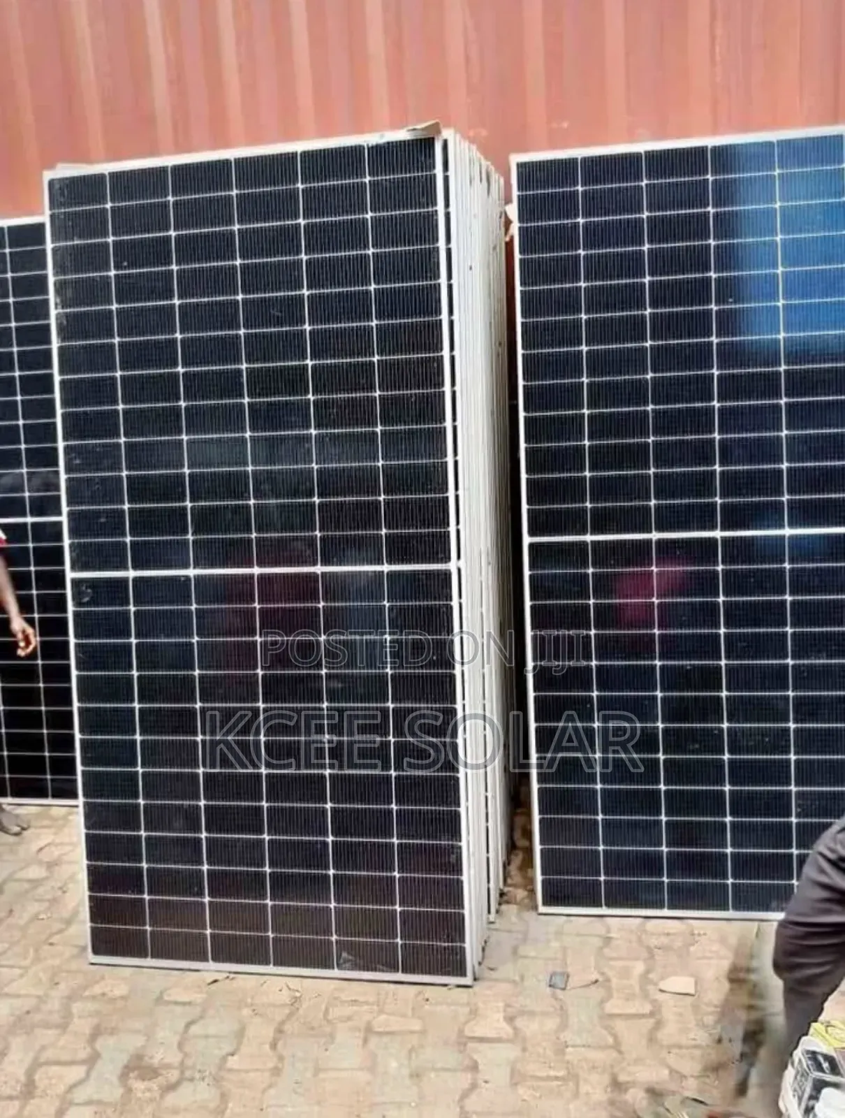 600w Jinko Solar Panel