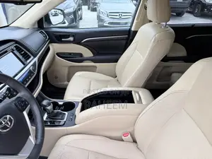 Toyota Highlander Limited V6 4x4 (3.5L 6cyl 6A) 2016 Gold