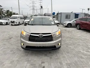 Toyota Highlander Limited V6 4x4 (3.5L 6cyl 6A) 2016 Gold