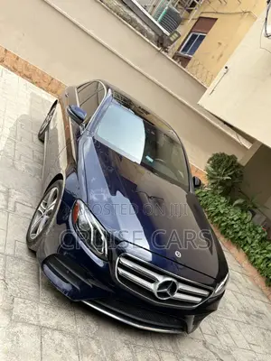 Mercedes-Benz E300 2018 Blue