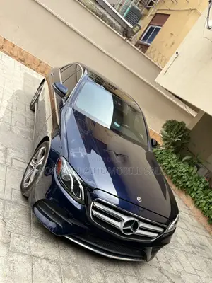Mercedes-Benz E300 2018 Blue