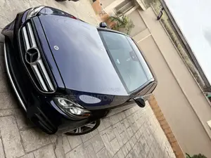 Mercedes-Benz E300 2018 Blue