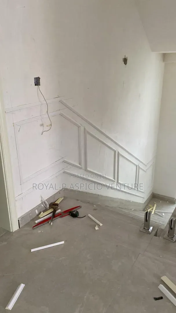 Cornice Installation
