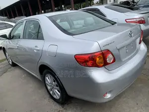 Toyota Corolla 2010 Silver
